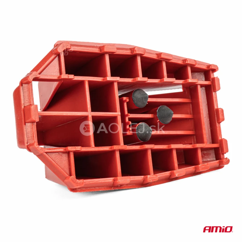 Zakladací klin pod koleso automobilu s brzdou