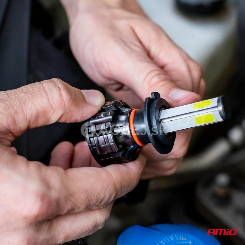 LED žiarovky hlavn&eacute;ho svietenia H4 COB 4Side AMiO