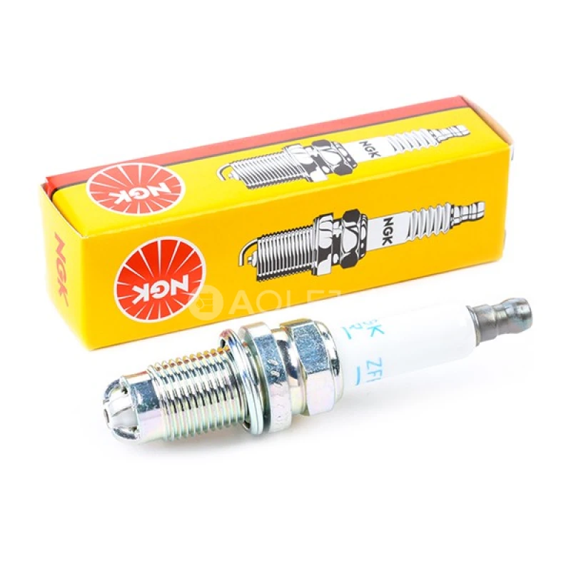 NGK 6449 Zapaľovacia sviečka ZFR6S-Q