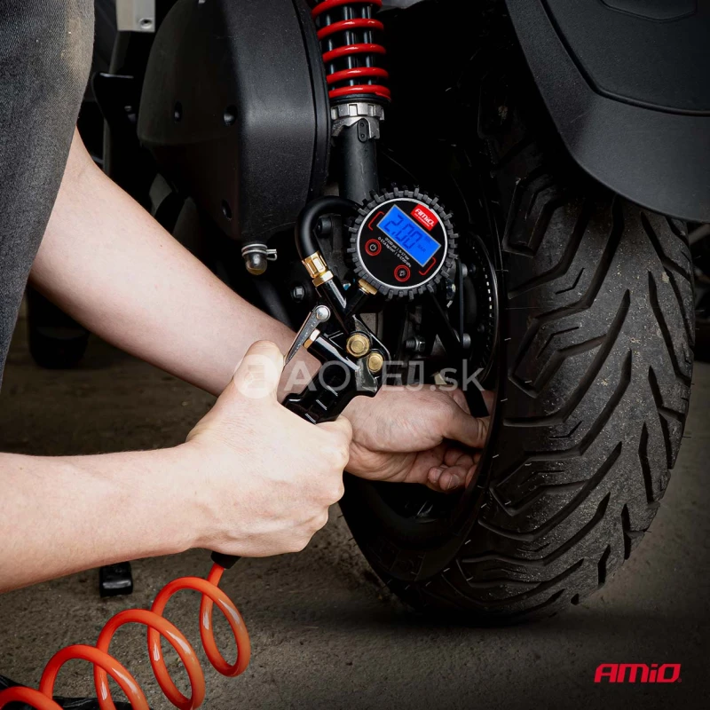 Nafukovacia pi&scaron;toľ s manometrom 17 bar AMiO-04466