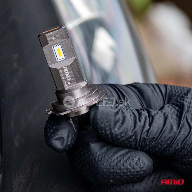LED žiarovky hlavn&eacute;ho svietenia S&eacute;ria H25 CANBUS H7 H18 12V 30W AMIO-04712