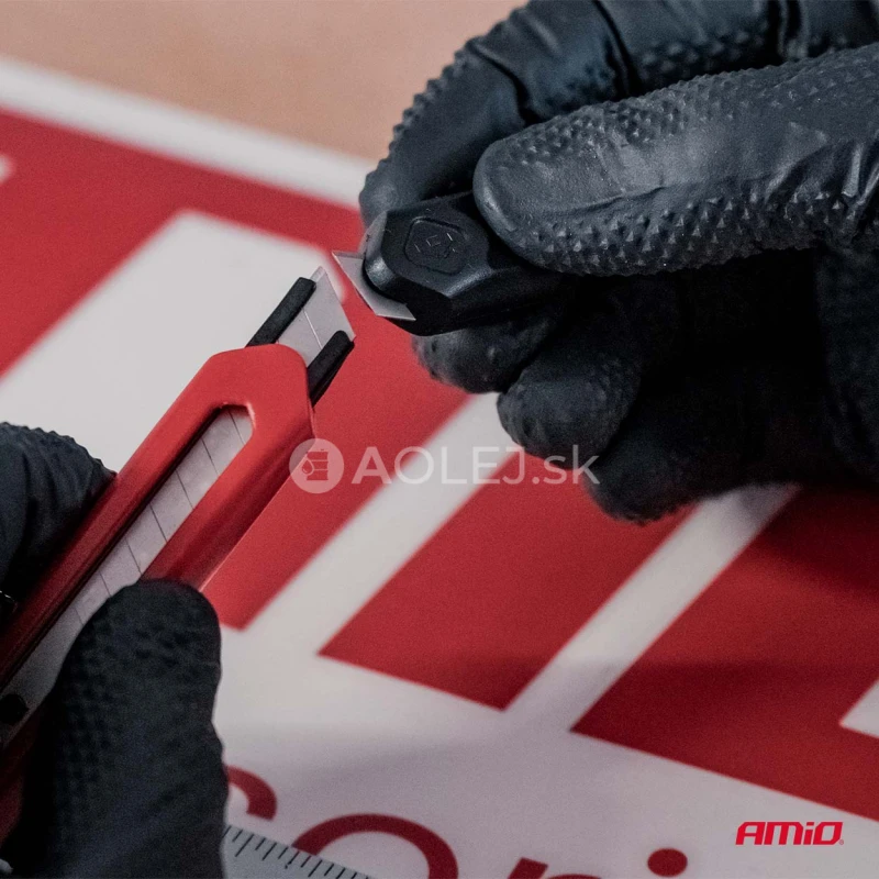Univerz&aacute;lny odlamovac&iacute; n&ocirc;ž so sadou čepel&iacute; 80x9x0,4mm 1+5 AMiO-04818
