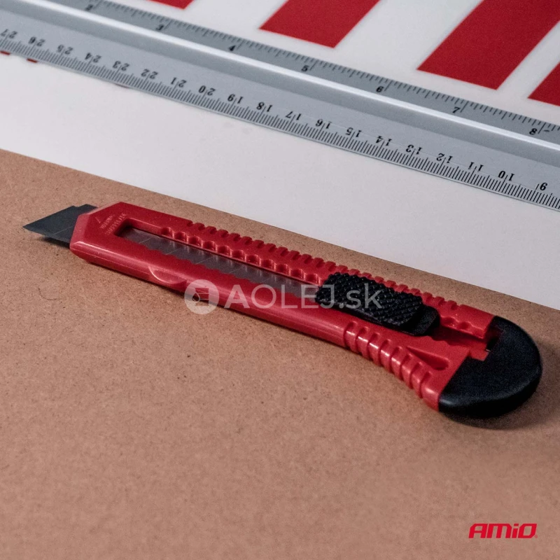 Sada univerz&aacute;lnych odlamovac&iacute;ch nožov 100x18x0,5mm 10ks AMiO-04807