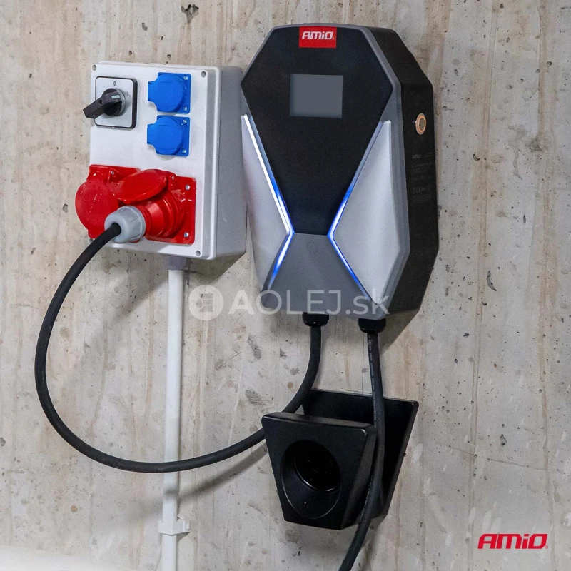 Trojf&aacute;zov&aacute; n&aacute;stenn&aacute; nab&iacute;jačka pre elektrick&eacute; vozidl&aacute; 11kW 16A 400V AMiO-04842