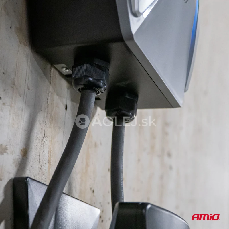 Trojf&aacute;zov&aacute; n&aacute;stenn&aacute; nab&iacute;jačka pre elektrick&eacute; vozidl&aacute; 11kW 16A 400V AMiO-04842