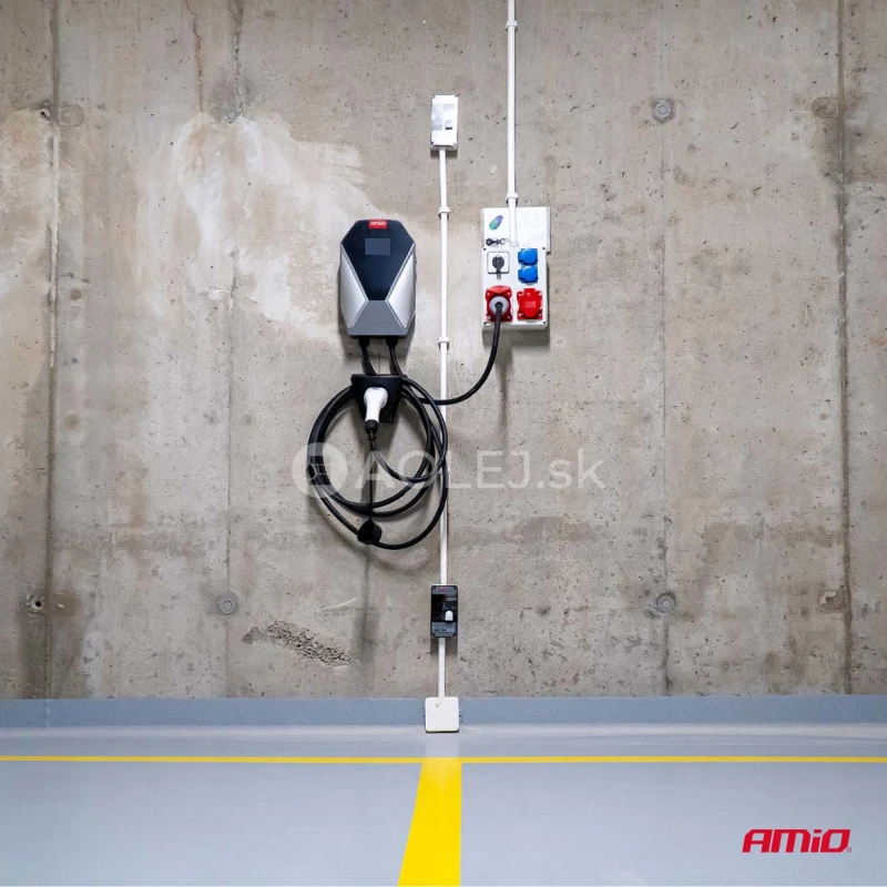 Trojfázová nástenná nabíjačka pre elektrické vozidlá 22kW 32A 400V AMiO-04843